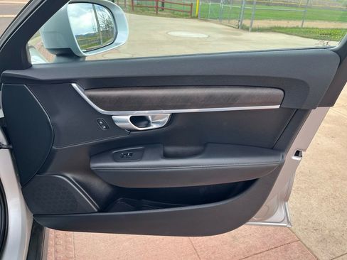 Used 2018 Volvo V90 T5 Cross Country w/ Convenience Package AWD/4WD image 32