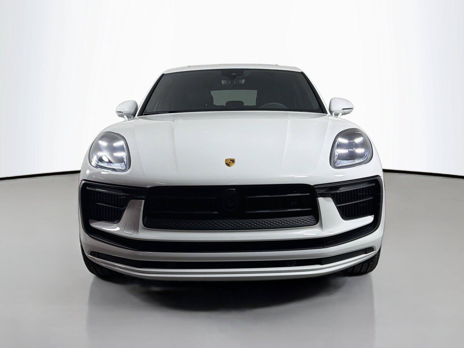 Certified 2025 Porsche Macan S AWD/4WD image 10