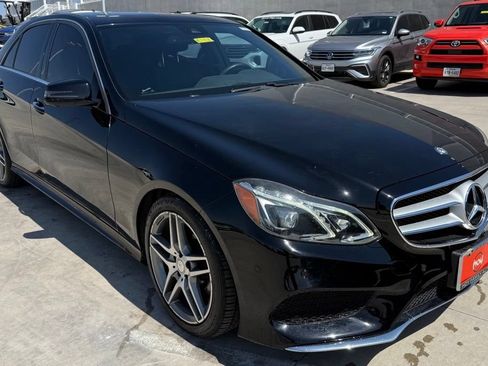 Used 2015 Mercedes-Benz E 400 Sedan image 3