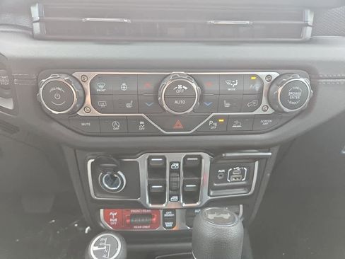 New 2026 Jeep Wrangler Unlimited Rubicon AWD/4WD image 19
