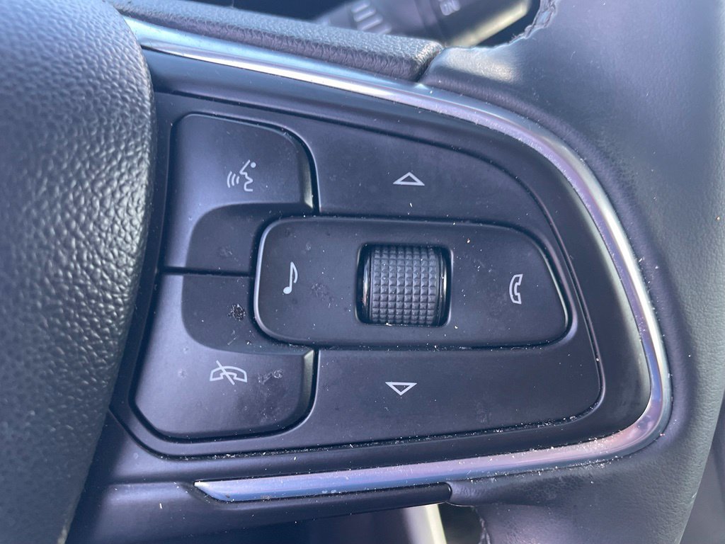 Used 2025 Buick Encore GX Sport Touring w/ Comfort Package FWD image 9