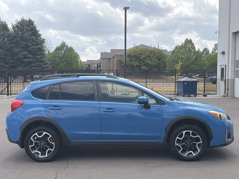 Used 2016 Subaru Crosstrek 2.0i Premium AWD/4WD image 4