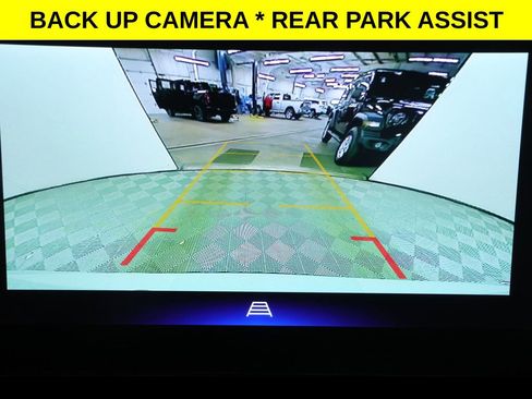 Certified 2025 Chevrolet Trax ACTIV w/ Driver Confidence Package FWD image 7