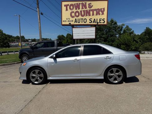 Used 2013 Toyota Camry SE FWD image 4