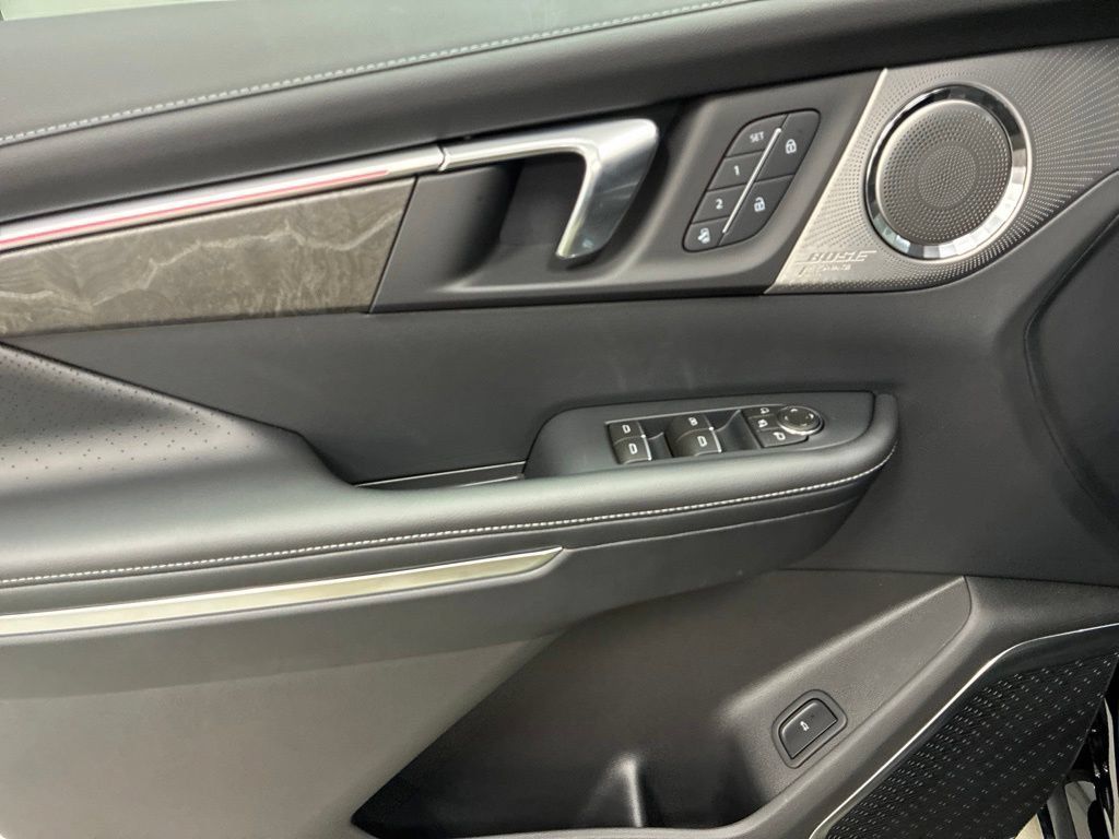 New 2027 Buick Enclave Avenir FWD image 30