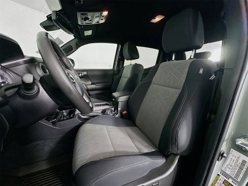 Used 2023 Toyota Tacoma TRD Off-Road image 20