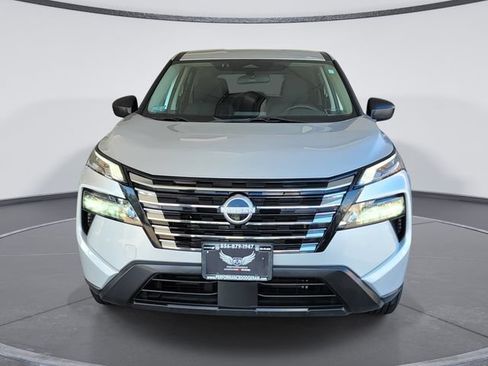 Used 2024 Nissan Rogue S AWD/4WD image 3