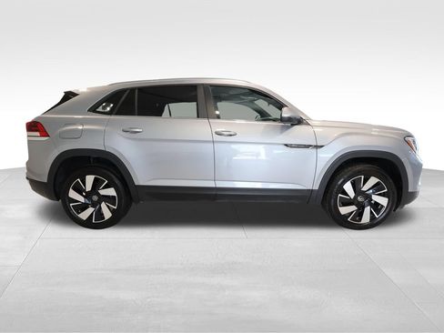 Used 2026 Volkswagen Atlas Cross Sport SE FWD image 5