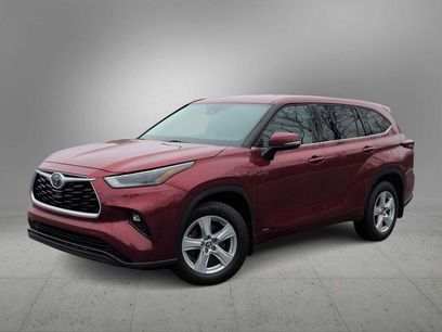 Used 2022 Toyota Highlander LE
