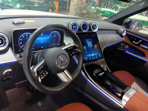Certified 2025 Mercedes-Benz GLC 350e 4MATIC image 4