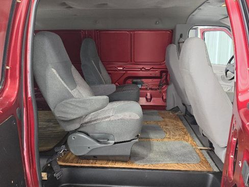 Used 2001 Ford E-350 and Econoline 350 Super Duty image 18