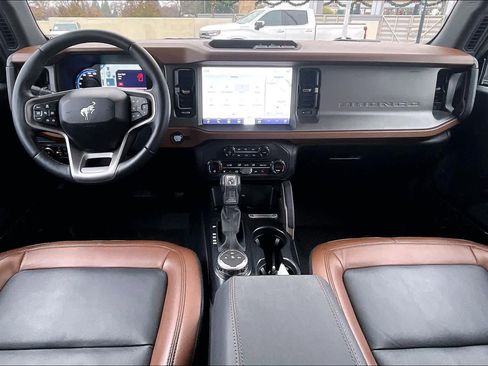 Used 2024 Ford Bronco Outer Banks image 17