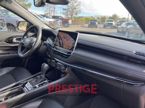 Used 2022 Jeep Compass Latitude w/ Convenience Group AWD/4WD image 28