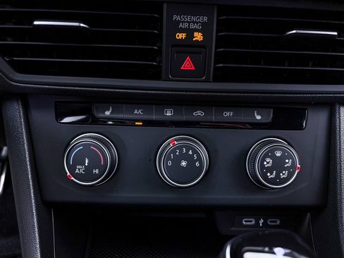 Used 2024 Volkswagen Jetta Sport FWD image 20