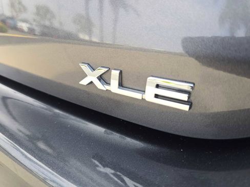 Certified 2025 Toyota Highlander XLE FWD image 13