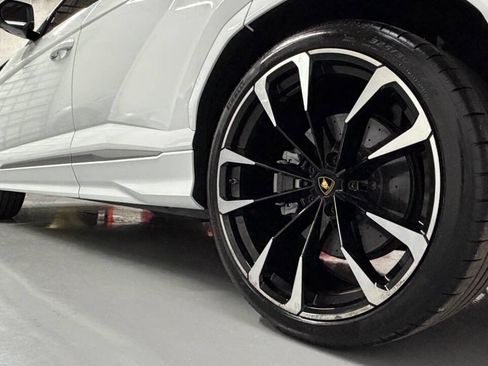 Used 2020 Lamborghini Urus AWD/4WD image 24