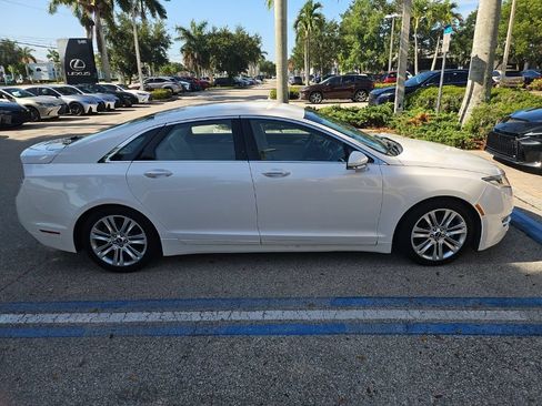 Used 2015 Lincoln MKZ Hybrid w/ Equipment Group 201A Select FWD image 4