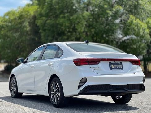 Used 2024 Kia Forte LXS FWD image 7
