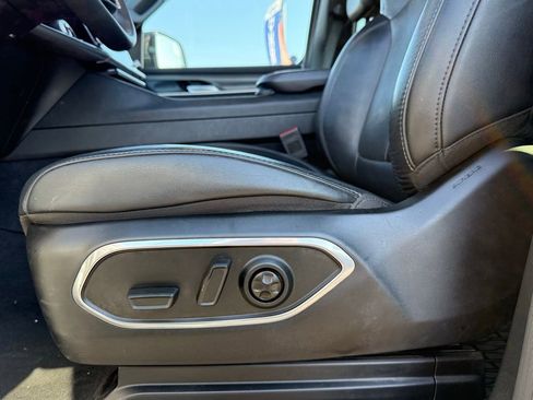 Used 2024 Jeep Wagoneer L Series II w/ Flexible Seating Group image 10