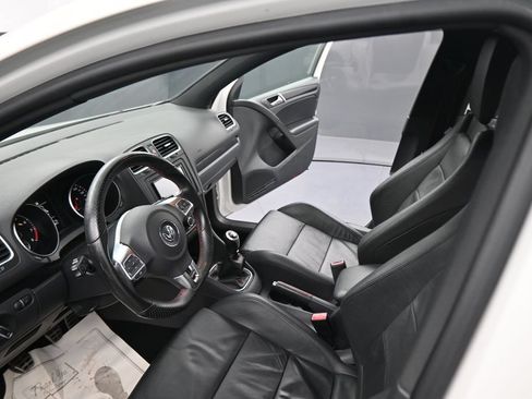 Used 2013 Volkswagen Golf 4-Door FWD image 40