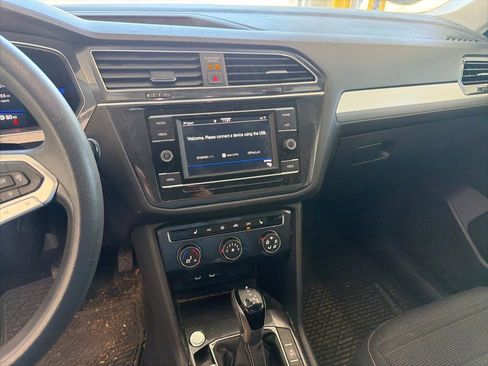 Used 2022 Volkswagen Tiguan S image 10