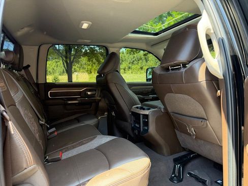 Used 2025 RAM 2500 Limited AWD/4WD image 10