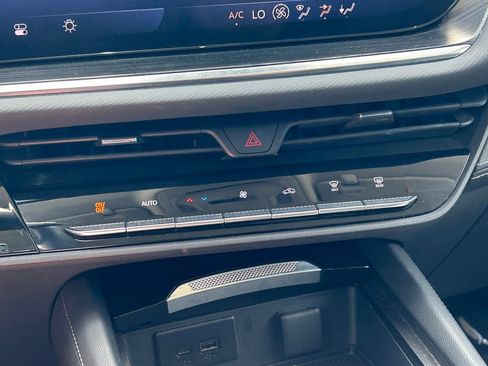 Used 2024 Buick Envision Preferred AWD/4WD image 29