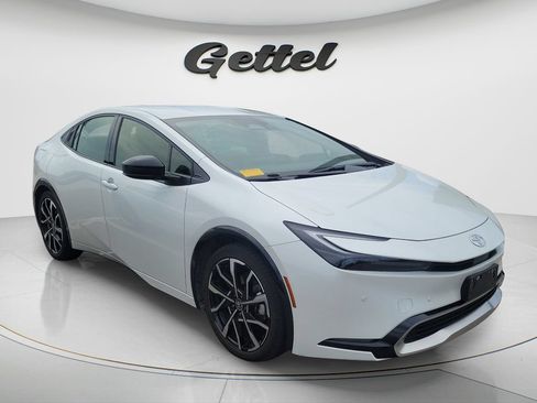 Certified 2023 Toyota Prius Prime FWD image 3