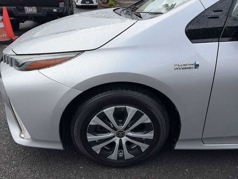 Used 2020 Toyota Prius Prime LE image 18