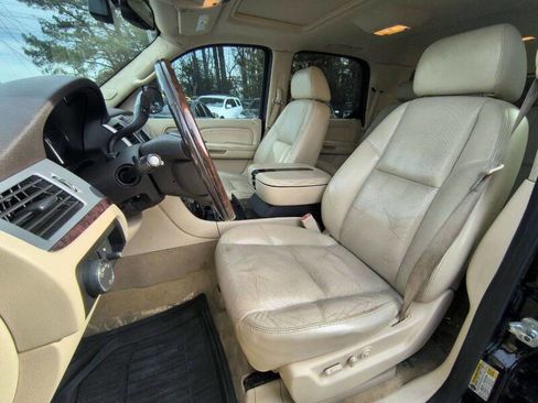 Used 2007 Cadillac Escalade AWD w/ Information Package image 10