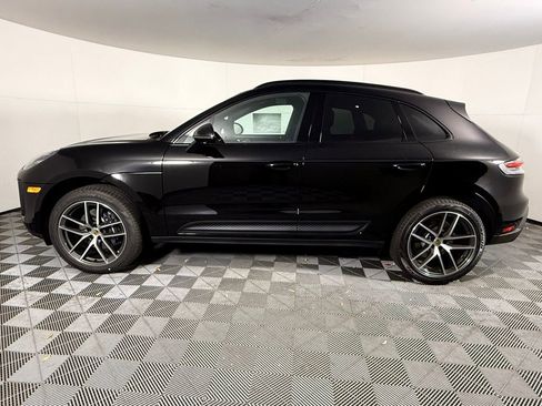 Certified 2026 Porsche Macan AWD/4WD image 2