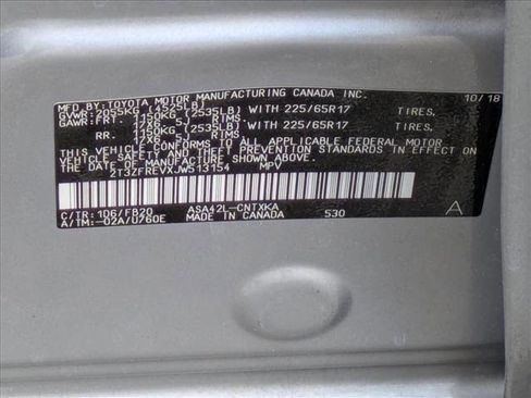 Used 2018 Toyota RAV4 LE FWD image 15