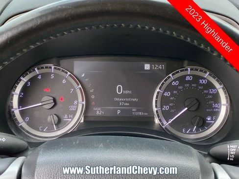 Used 2023 Toyota Highlander XLE image 23