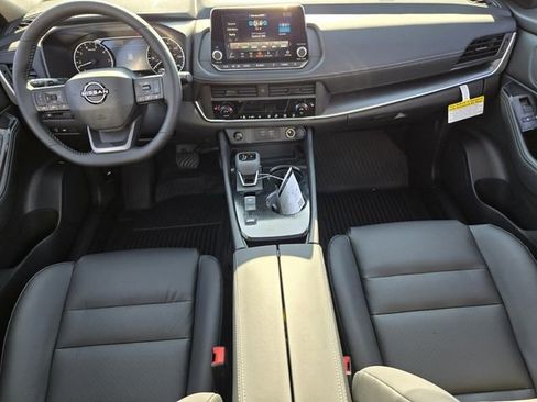 New 2026 Nissan Rogue SV FWD image 9