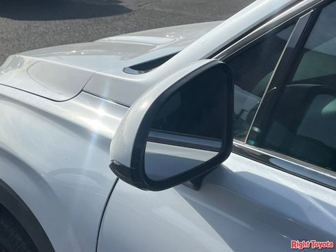 Used 2019 Hyundai Santa Fe SEL FWD image 9