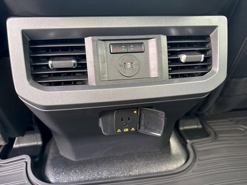 New 2025 Ford F250 Lariat w/ Chrome Package image 15