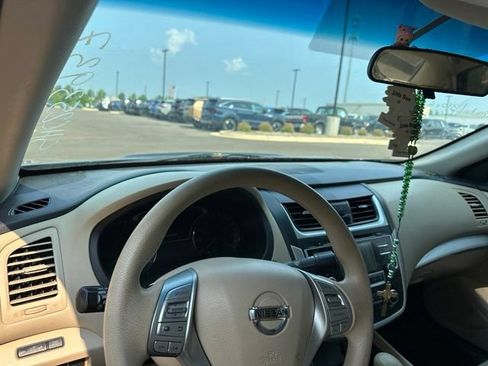 Used 2017 Nissan Altima 2.5 S w/ Power Driver Seat Package FWD image 9