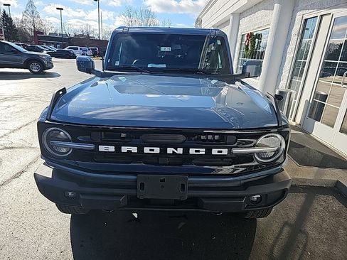 Used 2025 Ford Bronco Outer Banks image 3