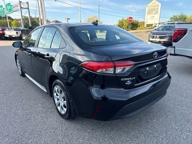 Used 2024 Toyota Corolla LE FWD image 3