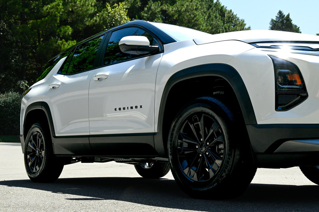 New 2026 Chevrolet Equinox LT AWD/4WD image 6