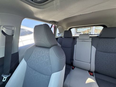 Used 2023 Toyota RAV4 XLE w/ Convenience Package image 12