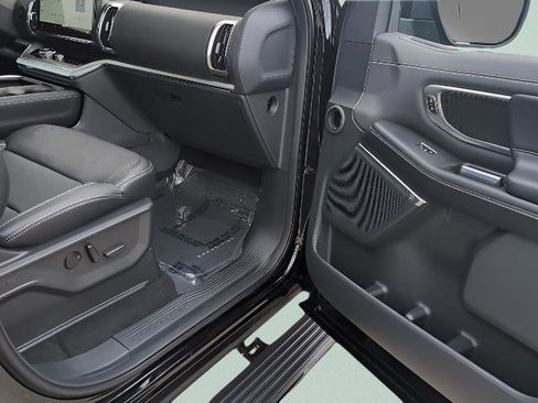 New 2025 Ford Expedition Platinum w/ Stealth Appearance Package image 23