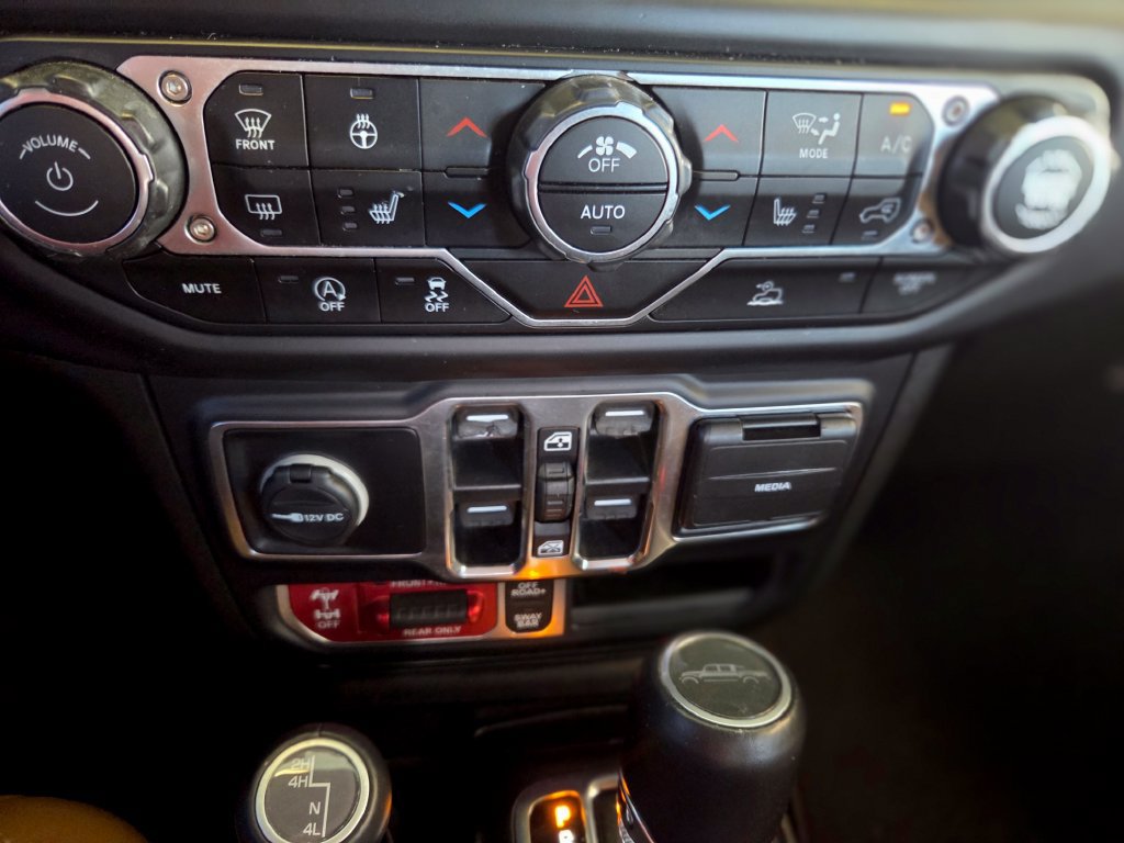 Used 2020 Jeep Gladiator Rubicon AWD/4WD image 38