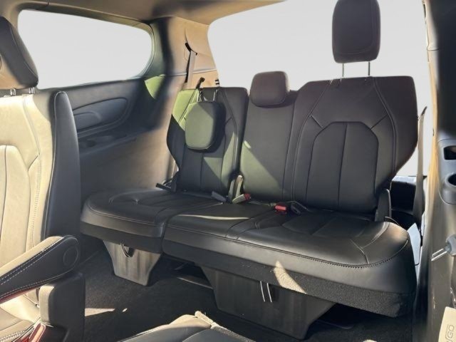 New 2026 Chrysler Pacifica Select w/ S Appearance Package AWD/4WD image 30