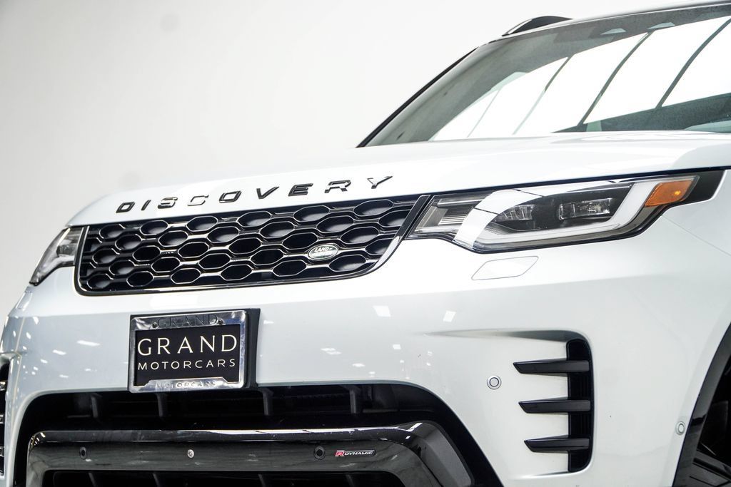 Used 2023 Land Rover Discovery HSE R-Dynamic AWD/4WD image 2