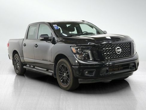 Used 2018 Nissan Titan SV w/ SV Convenience Package AWD/4WD image 7