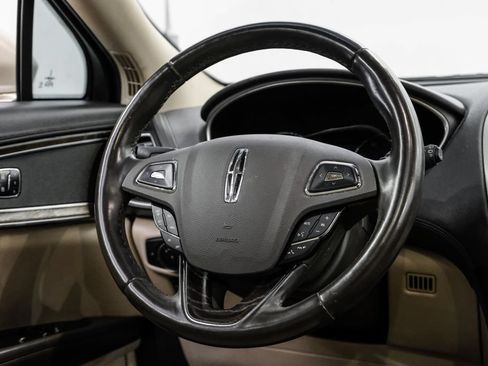 Used 2017 Lincoln MKX Reserve w/ Lincoln MKX Climate Package FWD image 17