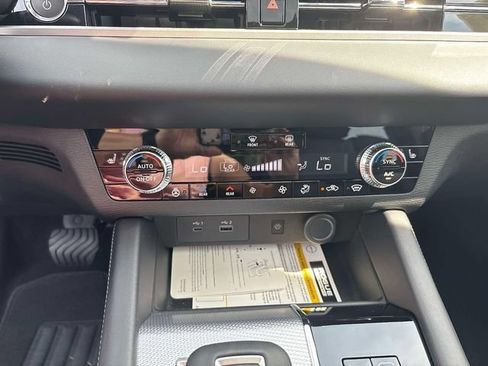Used 2026 Nissan Rogue Platinum AWD/4WD image 47