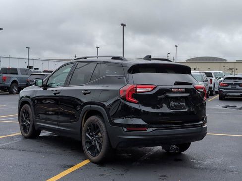 Used 2023 GMC Terrain SLT w/ Elevation Edition FWD image 3