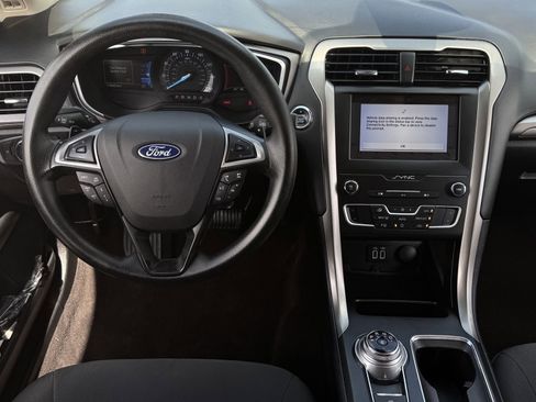 Used 2019 Ford Fusion SE image 13